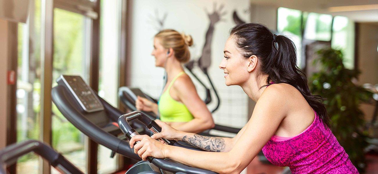 Frauen am Laufband 