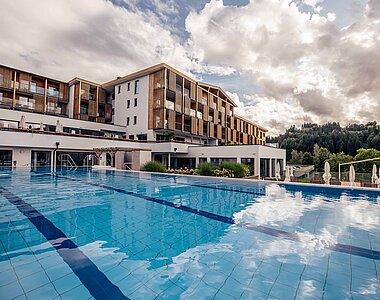 Hotel mit Pool