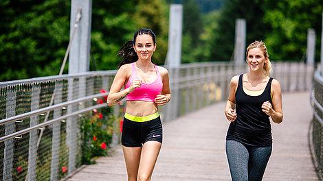 Zwei Frauen beim Joggen